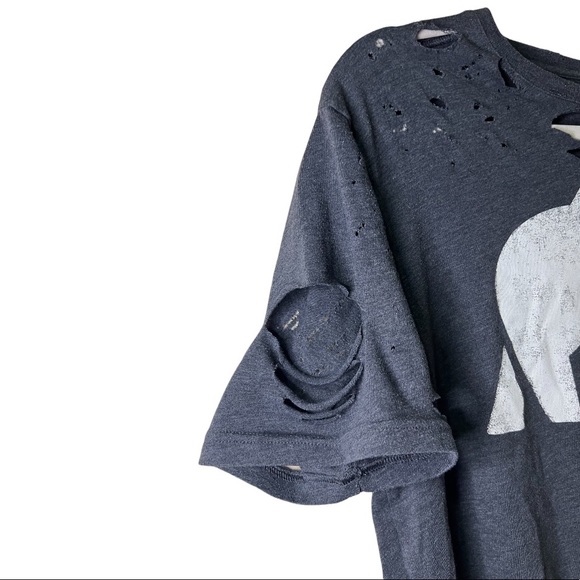 SOLD BANANA REPUBLIC Distressed Elephant Graphic Crop Top - Picture 6 of 10